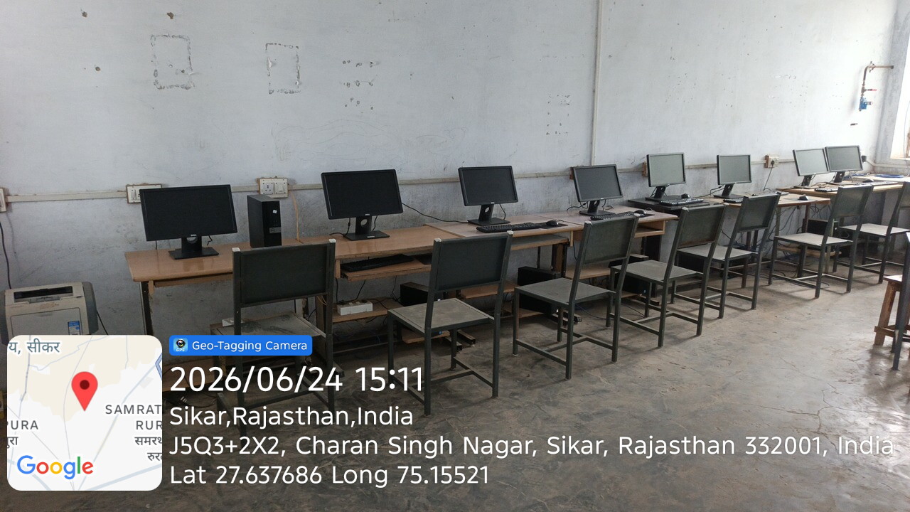 alt"computer lab"